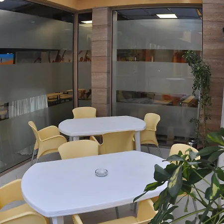 Central Self-service * 瓦爾納